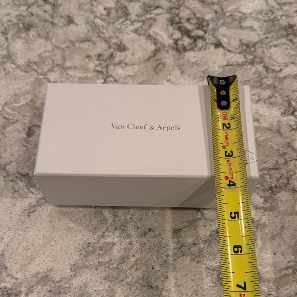 Van Cleef & Arpels Elegant White Box - Picture 4 of 5